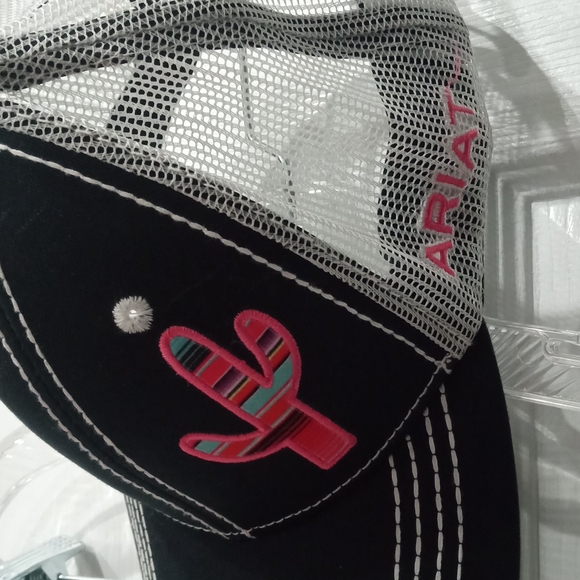 Ariat Black and Pink Kids Cap - Picture 3 of 6